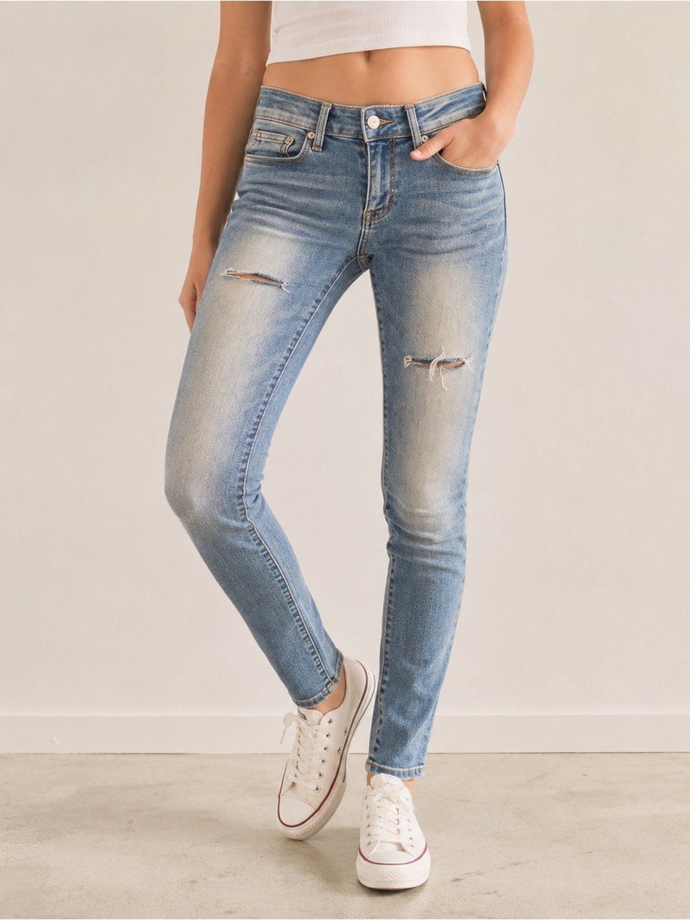 Nine Planet Juniors Size 3 Skinny Jeans Light Wash Distressed Stretch Denim Y2K